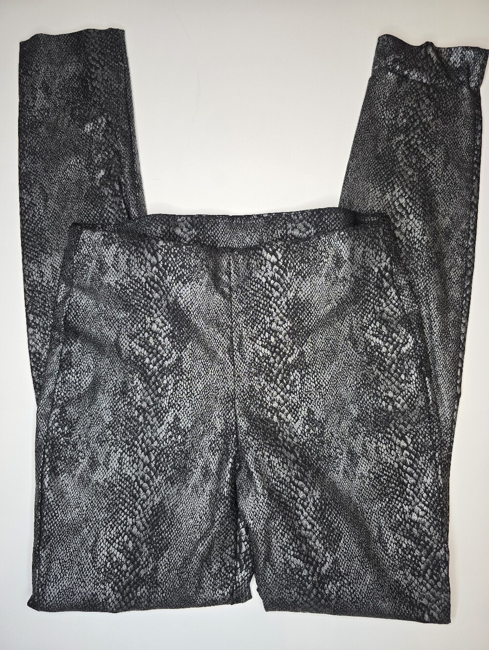 INC International Concepts Snakeskin Print Skinny Pants Size 2